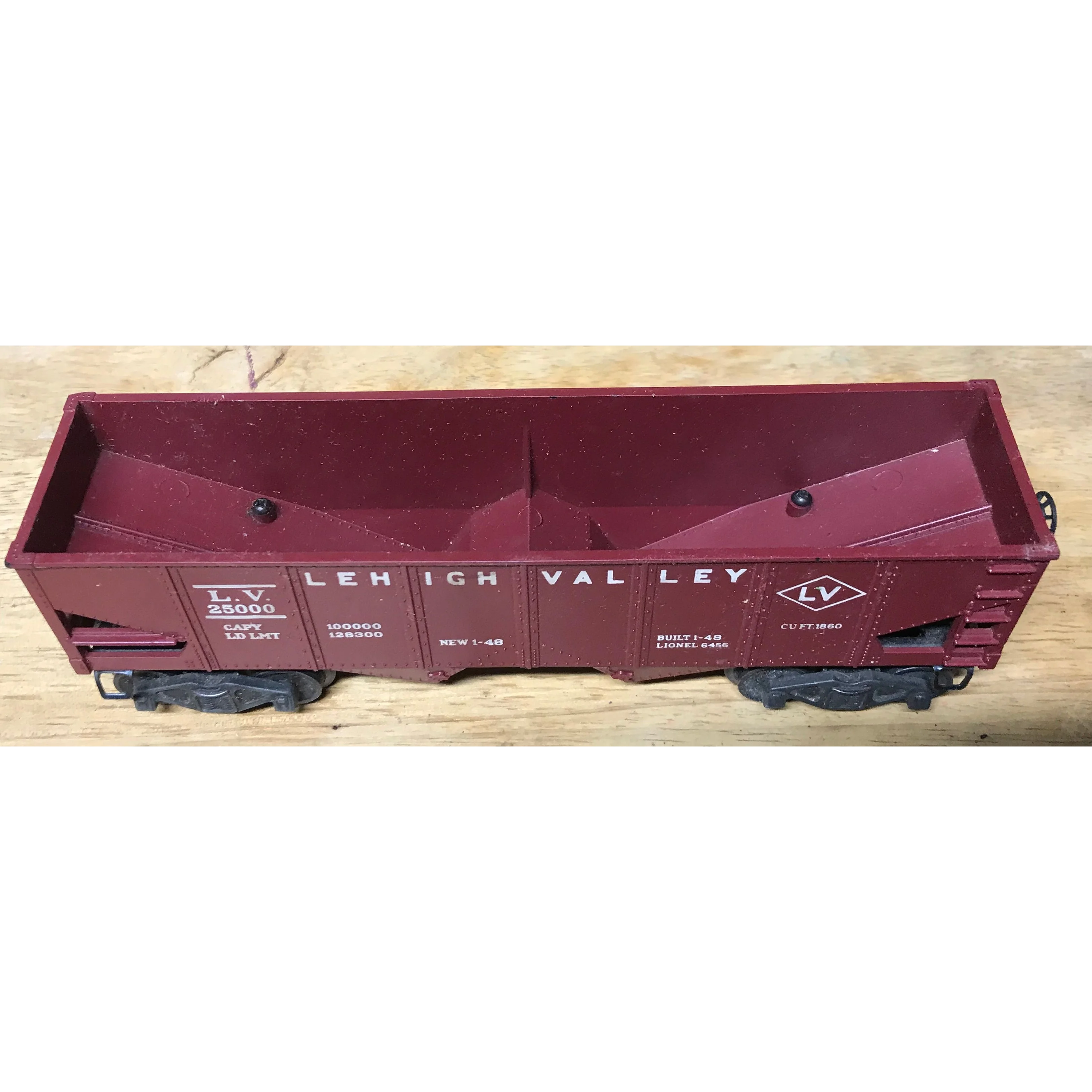 Lionel No. 6456 Red Hopper Car in Original Box. — photo 3